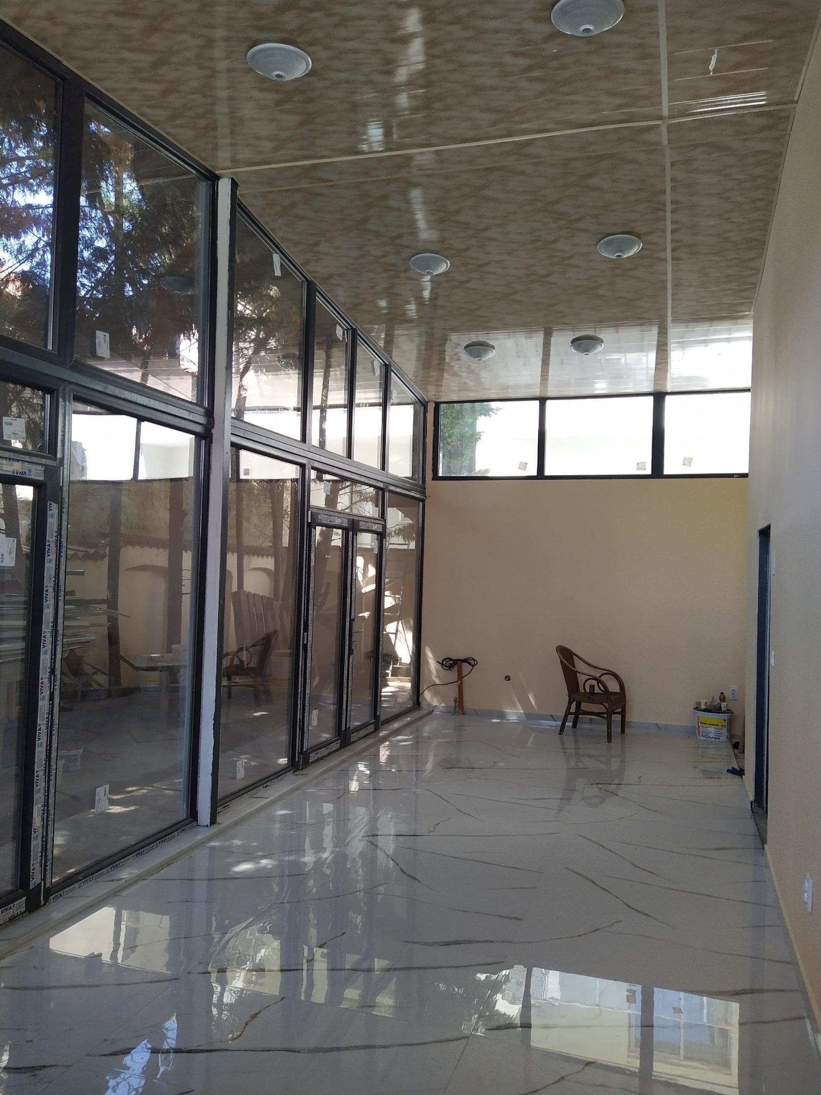 Дава под наем МАГАЗИН, гр. Варна, Център, снимка 2 - Магазини - 54121721