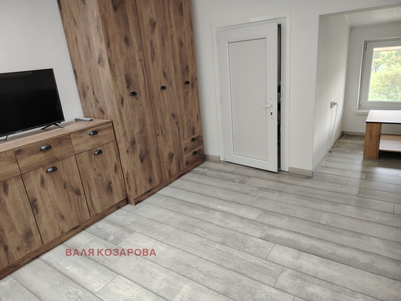 Da affittare  Studio Pleven , Shirok tsentar , 50 mq | 75537272 - Immagine [4]