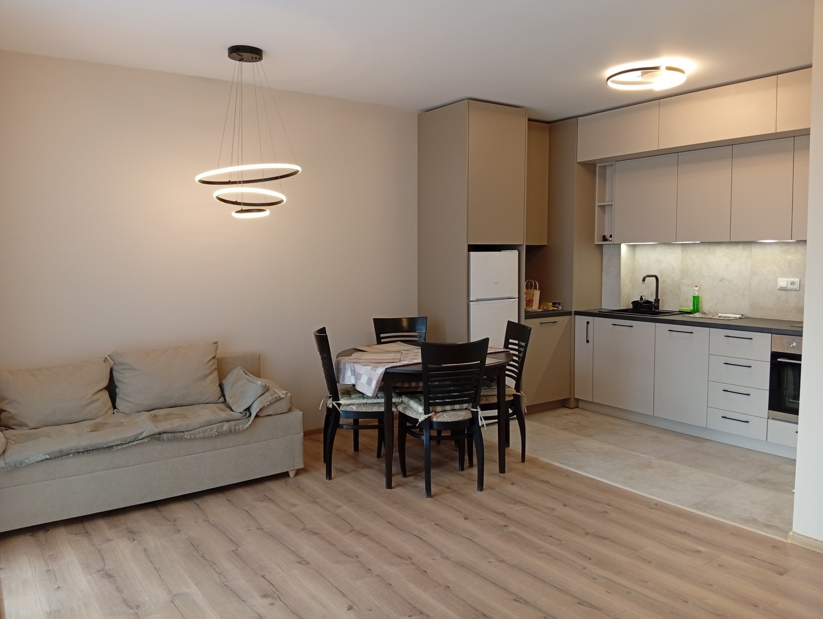 Дава под наем 2-СТАЕН, гр. София, Дървеница