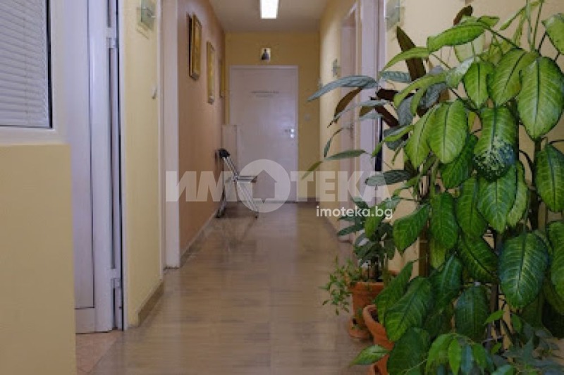 Kiadó  Ipari épület Sofia , Centar , 250 négyzetméter | 94305268 - kép [5]