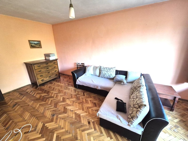 Kiralık  1 yatak odası Sofia , Iztok , 70 metrekare | 61919291