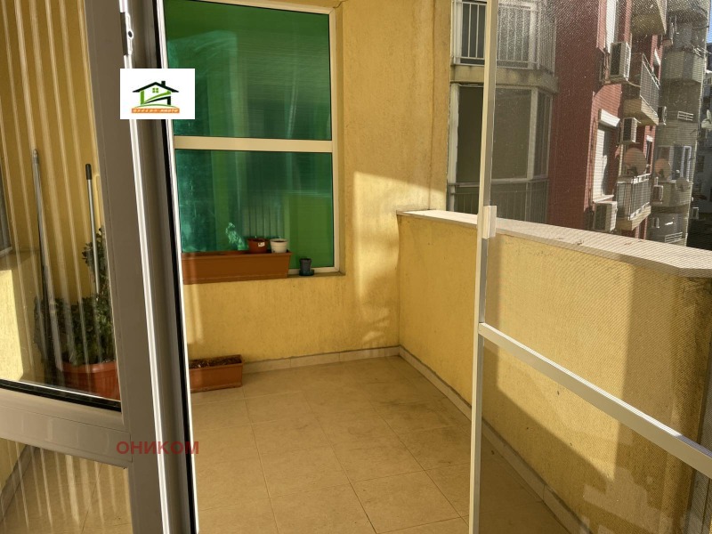 Дава под наем 3-СТАЕН, гр. Пазарджик, Руски, снимка 2 - Апартаменти - 53029305