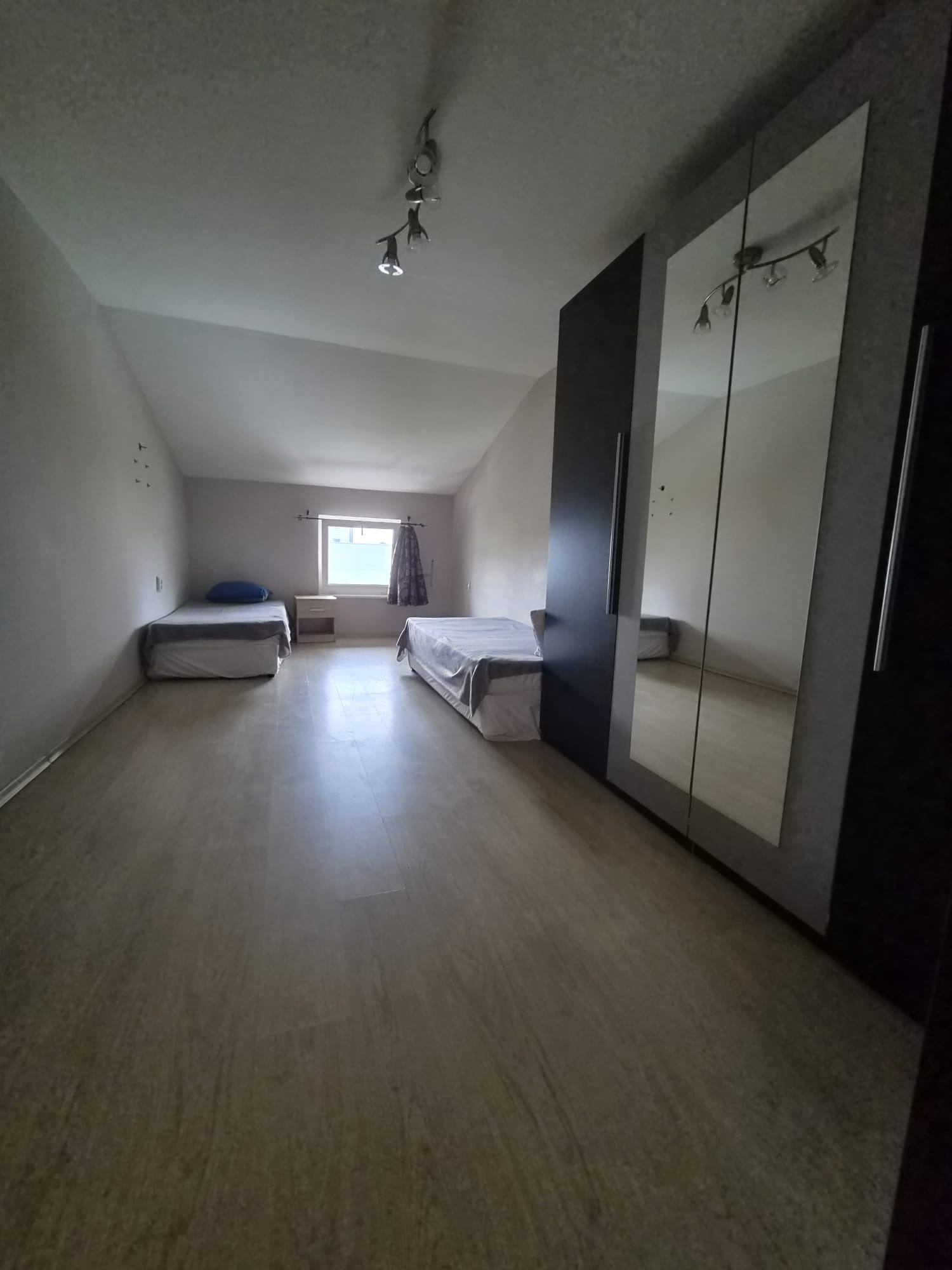 Дава под наем 3-СТАЕН, гр. София, Враждебна, снимка 3 - Апартаменти - 54268532