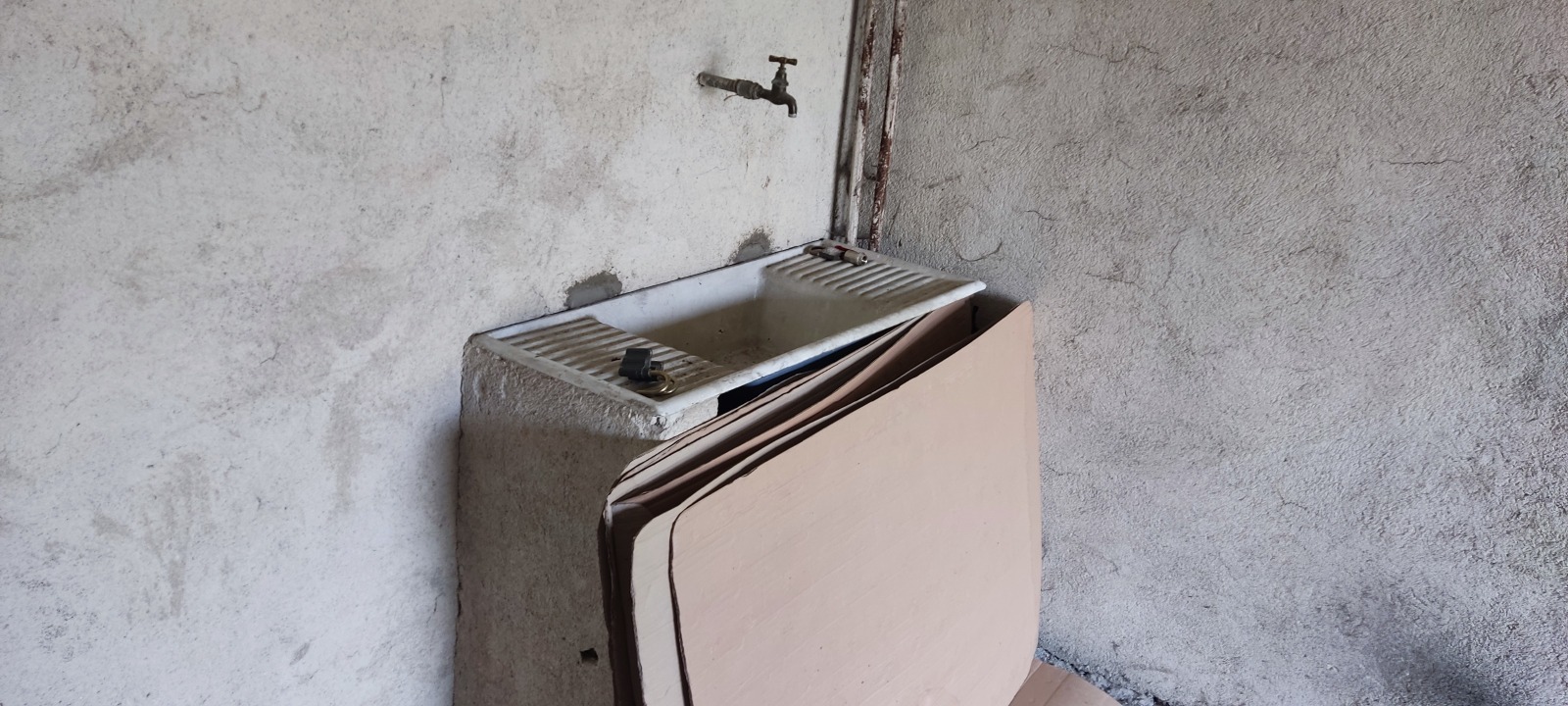 Дава под наем ГАРАЖ, ПАРКОМЯСТО, гр. Пловдив, Младежки Хълм, снимка 2 - Гаражи и паркоместа - 53607008