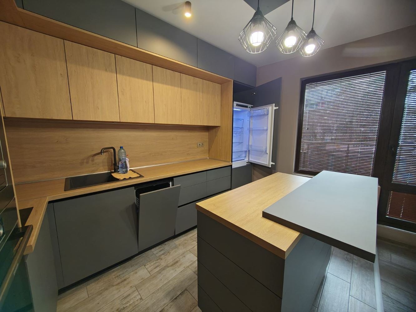 Дава под наем 3-СТАЕН, гр. Варна, Левски 2, снимка 8 - Апартаменти - 53617062