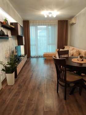 2 bedroom Vazrazhdane, Burgas 1