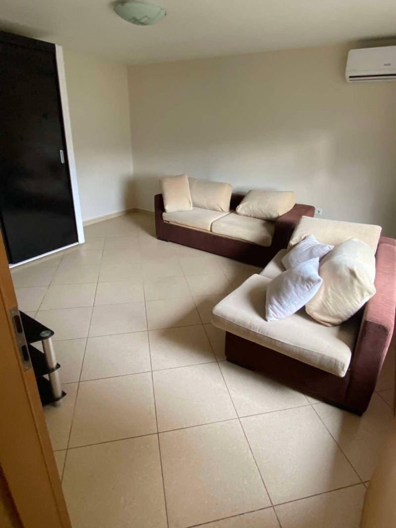 Дава под нем  Къща, град София, Орландовци •  450 EUR • ID 19837148 — holmes.bg - [1] 