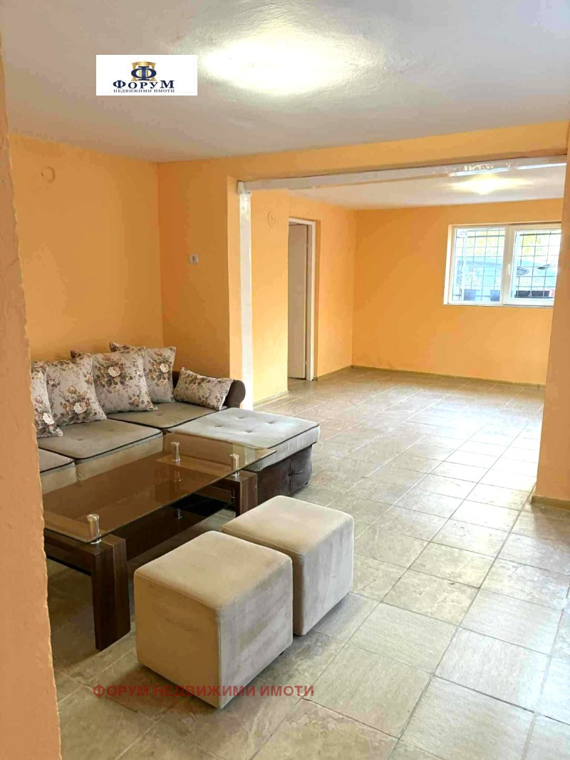 Дава под Наем ОФИС в град Пловдив, Кършияка - 80 кв.м / 650 € » 1 271.29 лв., ФОРУМ НЕДВИЖИМИ ИМОТИ