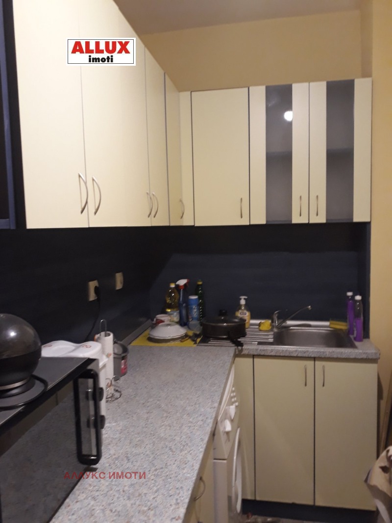 Издаје се  1 спаваћа соба Русе , Вазраждане , 60 м2 | 99254343