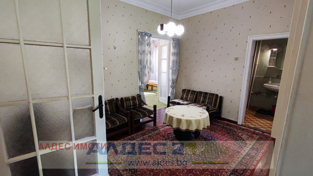 Дава под наем 3-СТАЕН, гр. София, Център, снимка 2 - Апартаменти - 51932422