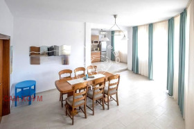 Haus m-t Alen mak, Warna 3
