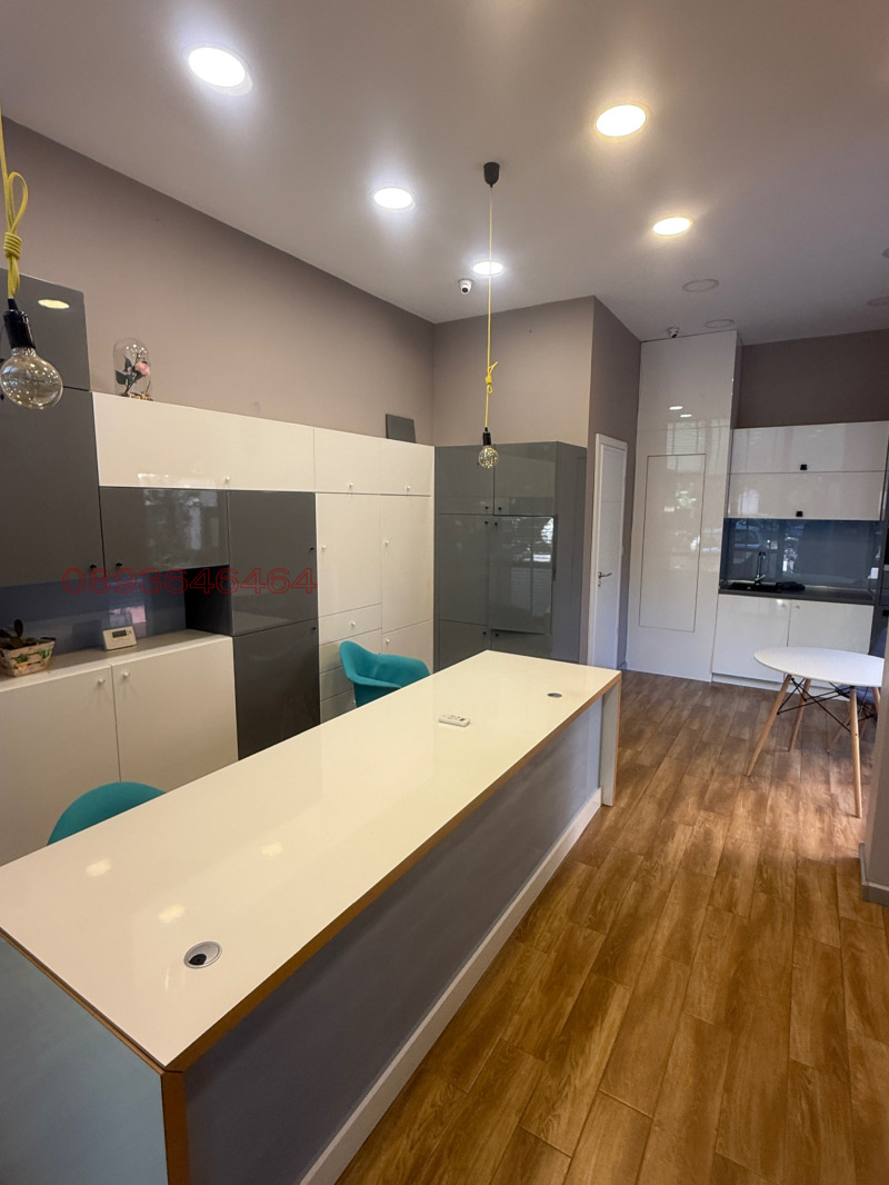Kiadó  Hivatal Sofia , Druzsba 2 , 32 négyzetméter | 50819192 - kép [2]