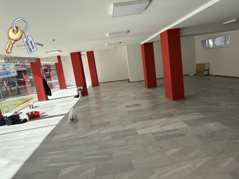 Дава под наем МАГАЗИН, гр. Ловеч, Център, снимка 4 - Магазини - 52259833