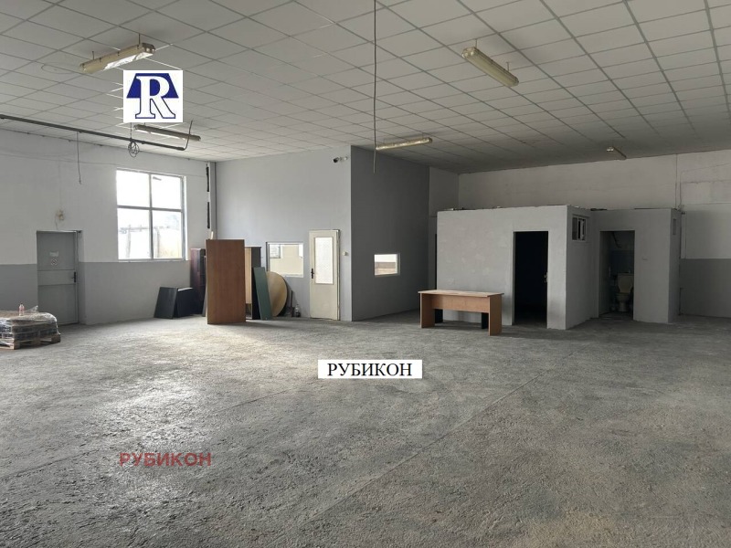 Дава под Наем СКЛАД в град Пловдив, Индустриална зона - Север - 380 кв.м / 1 175.97 € » 2 300 лв., РУБИКОН