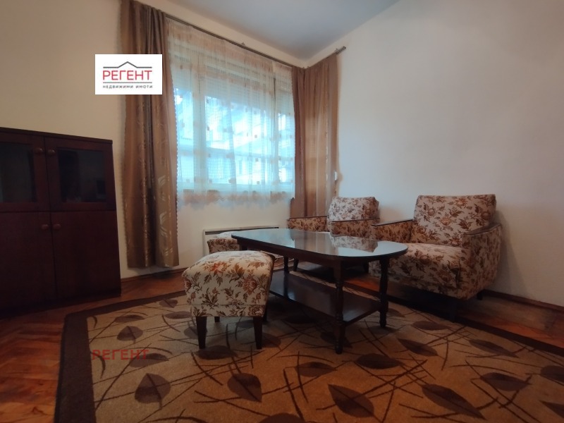 De inchiriat  3+ dormitor Gabrovo , Țentâr , 95 mp | 14331311