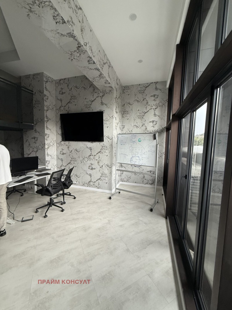 Da affittare  Ufficio Plovdiv , Mladegki Halm , 200 mq | 23367749 - Immagine [12]