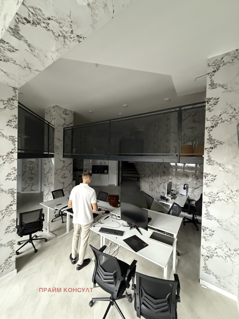 Da affittare  Ufficio Plovdiv , Mladegki Halm , 200 mq | 23367749 - Immagine [17]