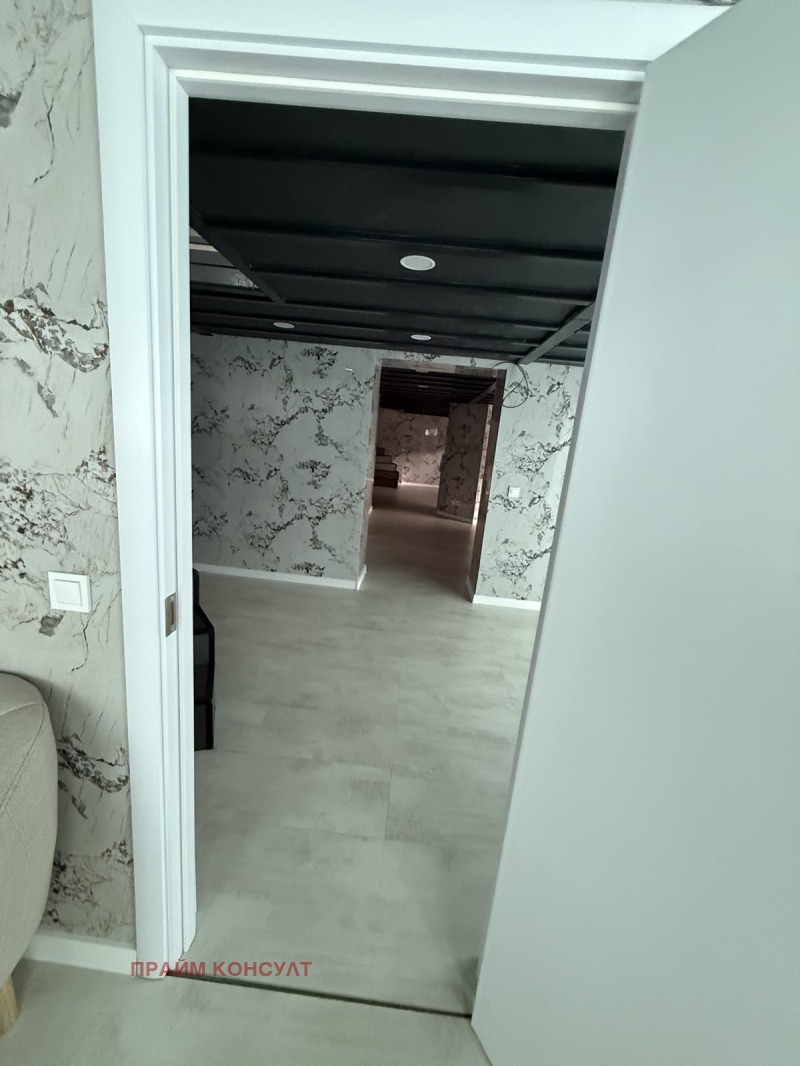 Da affittare  Ufficio Plovdiv , Mladegki Halm , 200 mq | 23367749 - Immagine [8]
