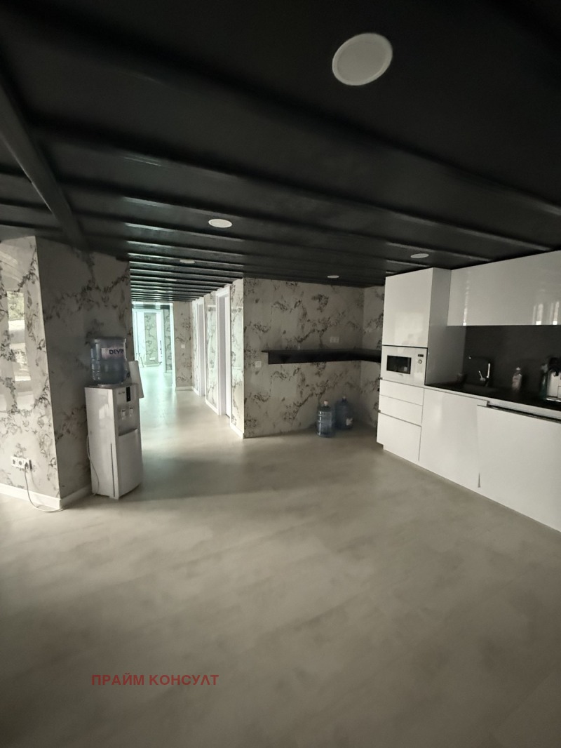 Da affittare  Ufficio Plovdiv , Mladegki Halm , 200 mq | 23367749 - Immagine [13]