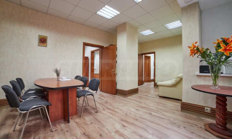 De inchiriat  Birou Sofia , Țentâr , 80 mp | 92714292 - imagine [11]