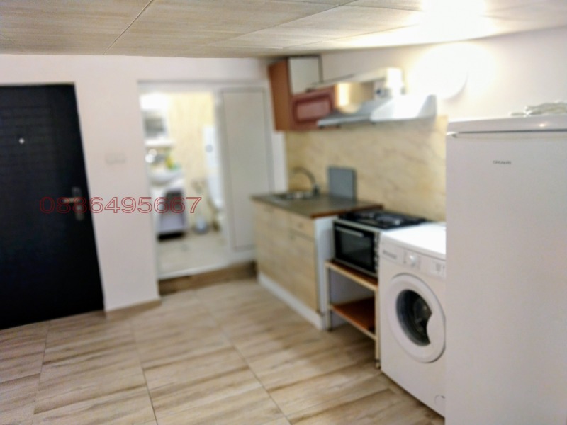 Дава под наем АТЕЛИЕ, ТАВАН, гр. София, Изток