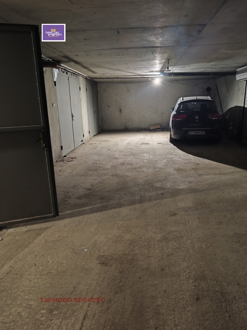 Дава под наем ГАРАЖ, ПАРКОМЯСТО, гр. Велико Търново, Колю Фичето, снимка 4 - Гаражи и паркоместа - 53364888