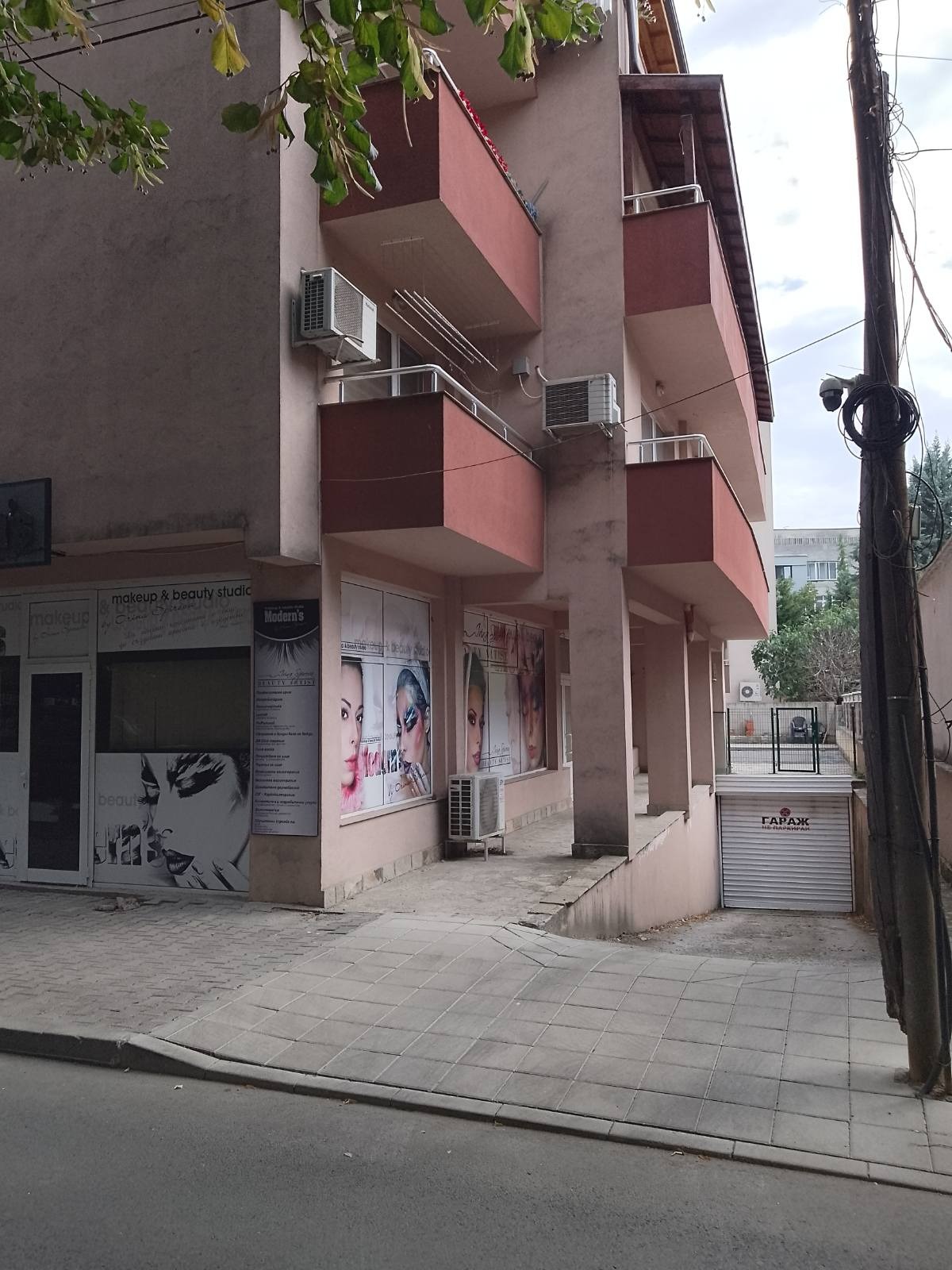 Дава под наем ГАРАЖ, ПАРКОМЯСТО, гр. Кърджали, Център