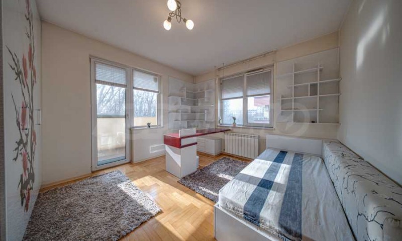 Дава под наем 4-СТАЕН, гр. София, Лозенец, снимка 8 - Апартаменти - 52943088