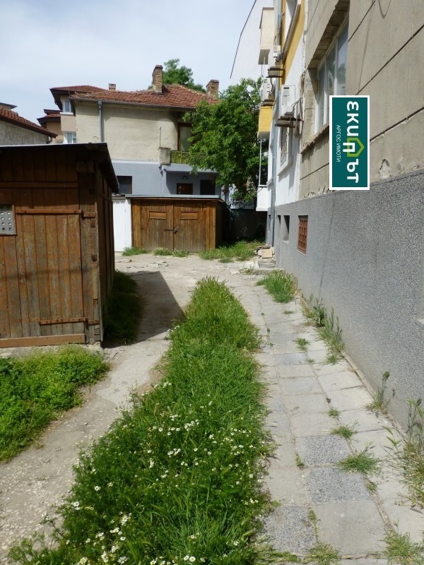 Дава под наем ГАРАЖ, ПАРКОМЯСТО, гр. Варна, Гръцка махала, снимка 3 - Гаражи и паркоместа - 53741557