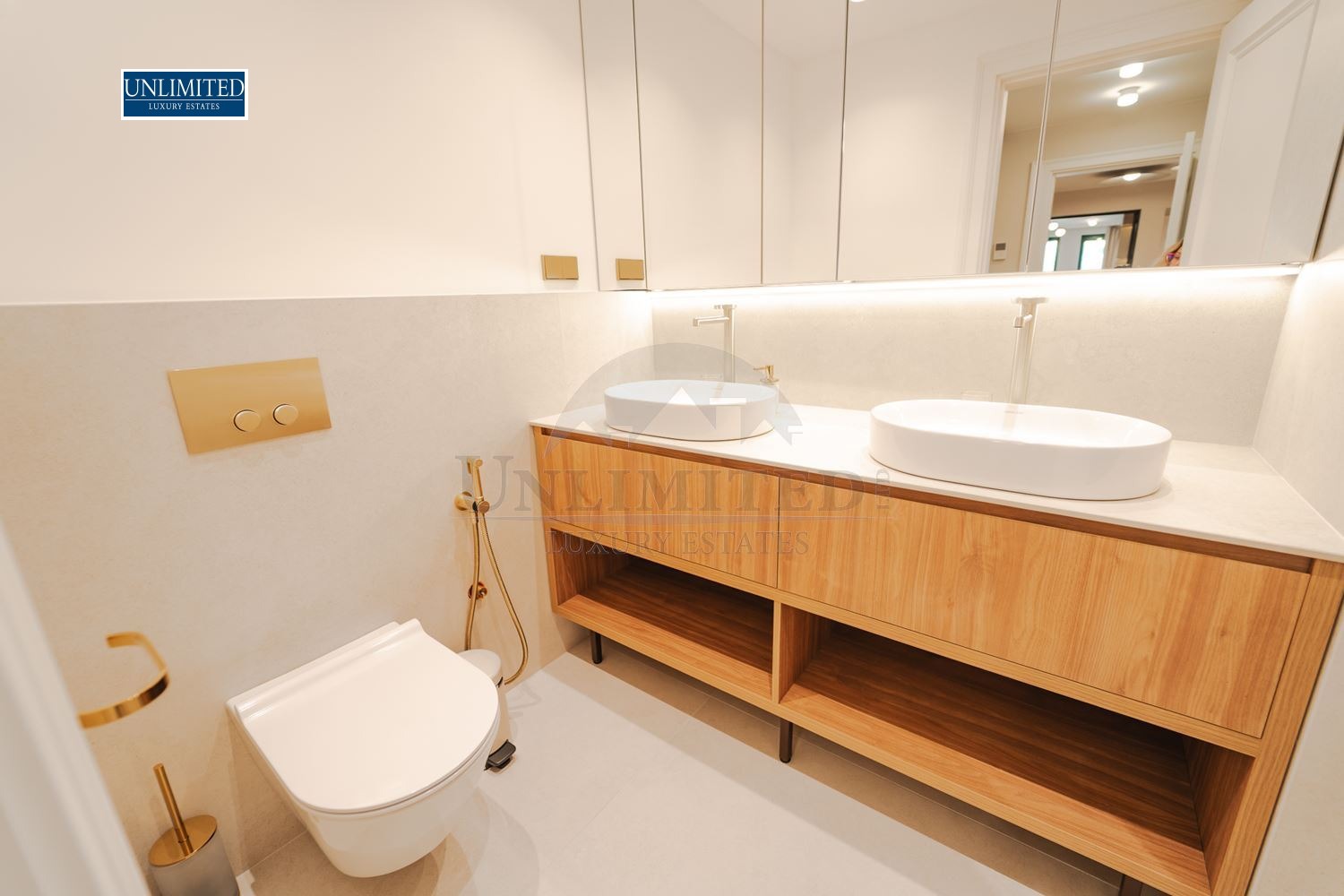 Дава под наем 4-СТАЕН, гр. София, Лозенец, снимка 9 - Апартаменти - 54020142