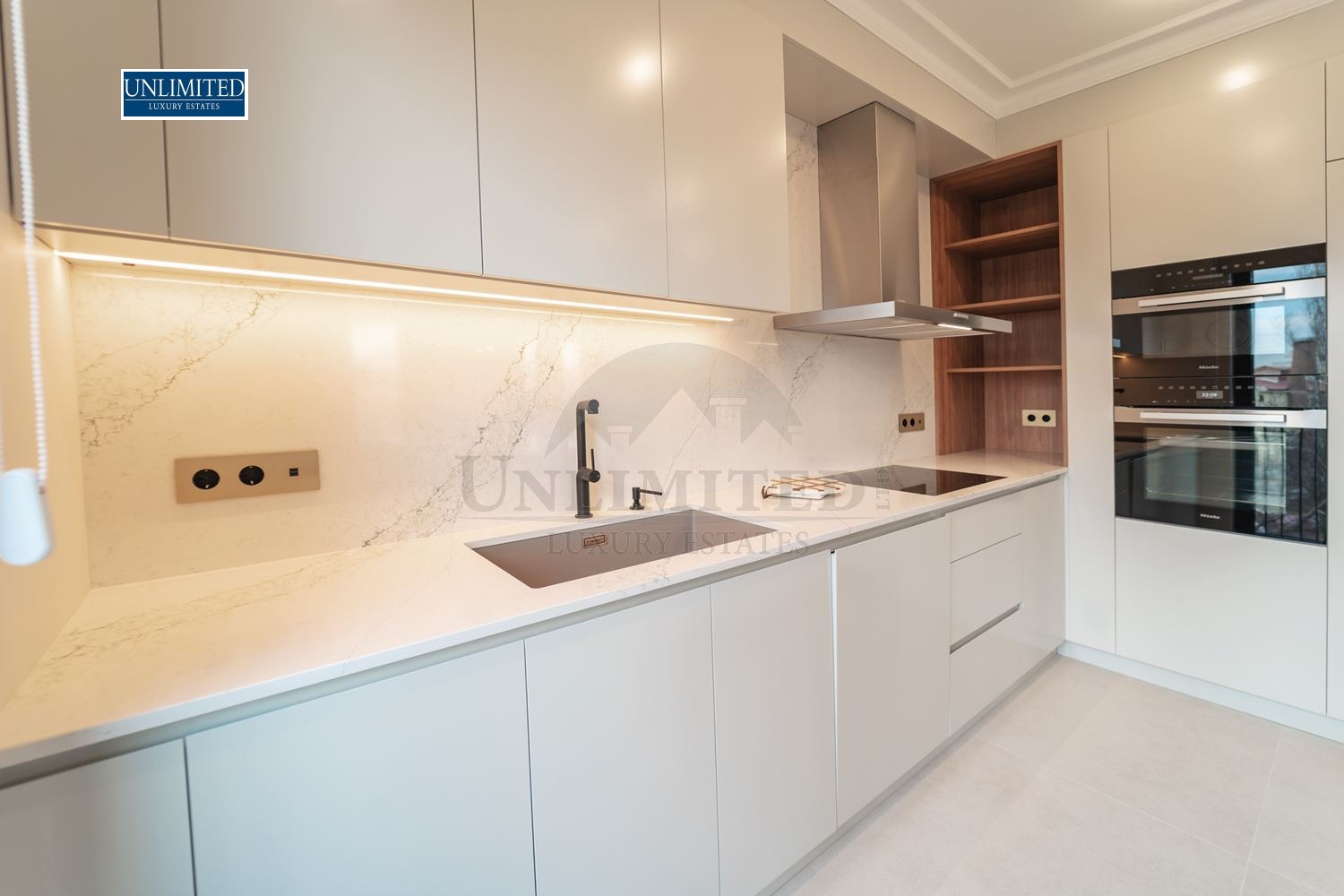 Дава под наем 4-СТАЕН, гр. София, Лозенец, снимка 5 - Апартаменти - 54020142