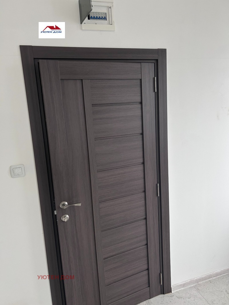 Дава под наем ОФИС, гр. Шумен, Тракия, снимка 2 - Офиси - 52927757