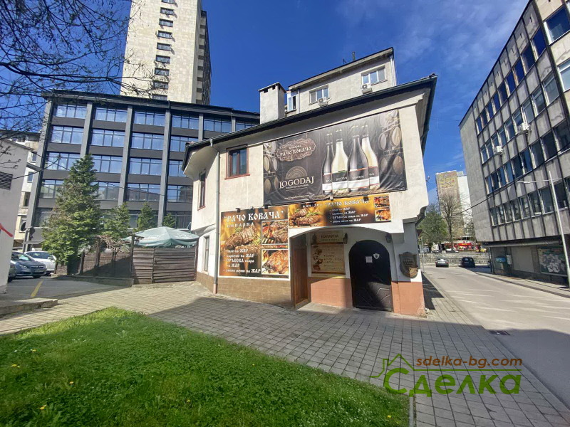 Kiadó  Bár; Kávézó Gabrovo , Centar , 65 négyzetméter | 39589775