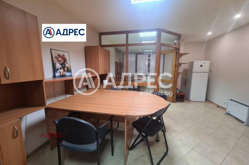 Издаје се  Канцеларија Варна , Операта , 54 м2 | 61492230 - слика [7]