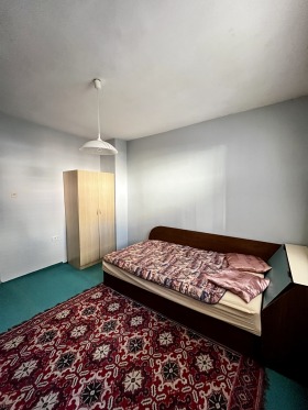 1 chambre Vazrajdane, Bourgas 2