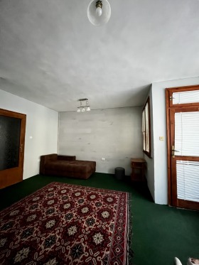 1 chambre Vazrajdane, Bourgas 6