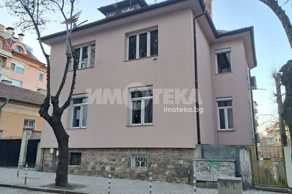 Дава под наем 3-СТАЕН, гр. София, Оборище