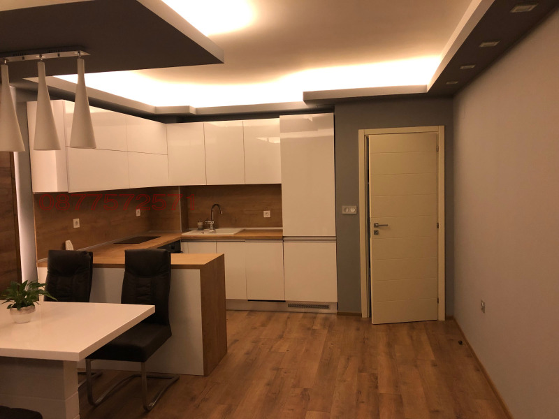 Дава под наем 3-СТАЕН, гр. Плевен, Идеален център, снимка 4 - Апартаменти - 53012437