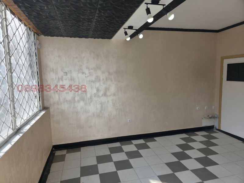 Дава под наем МАГАЗИН, гр. Добрич, Център, снимка 3 - Магазини - 53456145