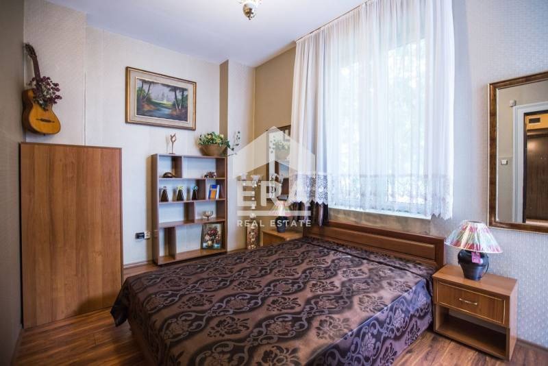 Издаје се  3+ спаваћа соба Варна , Операта , 190 м2 | 91323800 - слика [7]