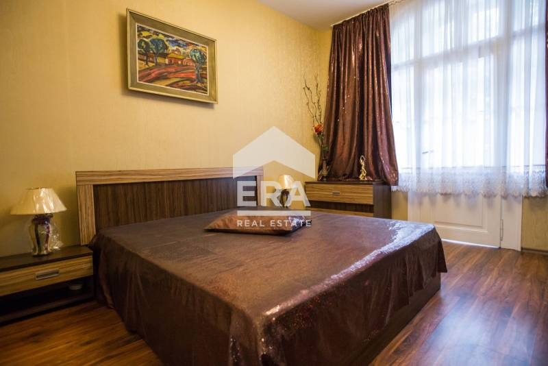 Издаје се  3+ спаваћа соба Варна , Операта , 190 м2 | 91323800