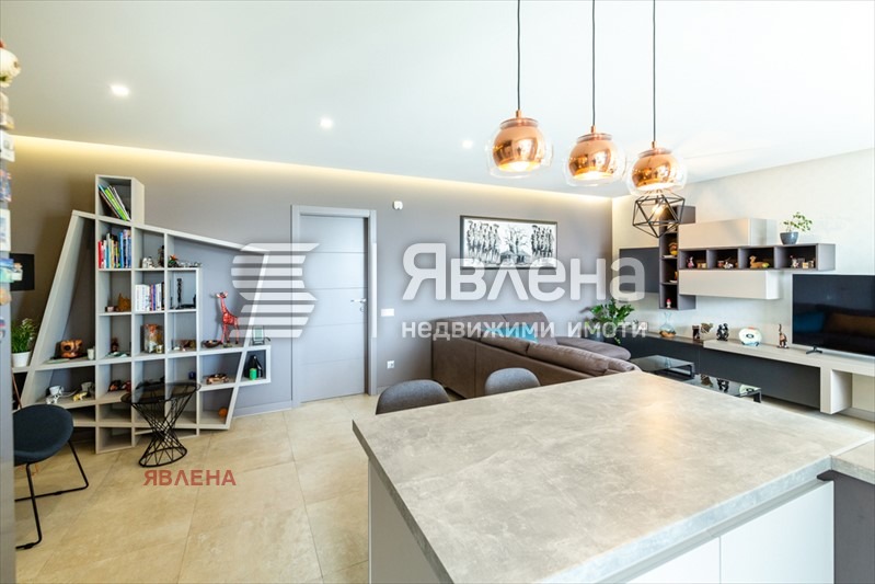 Дава под наем 3-СТАЕН, гр. София, Изгрев, снимка 4 - Апартаменти - 53773870