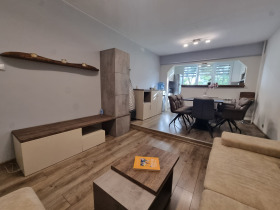 2 quartos Ilinden, Sofia