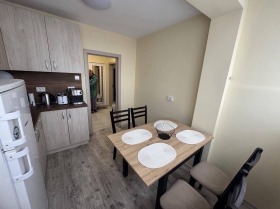 2 slaapkamers Lazur, Burgas 8