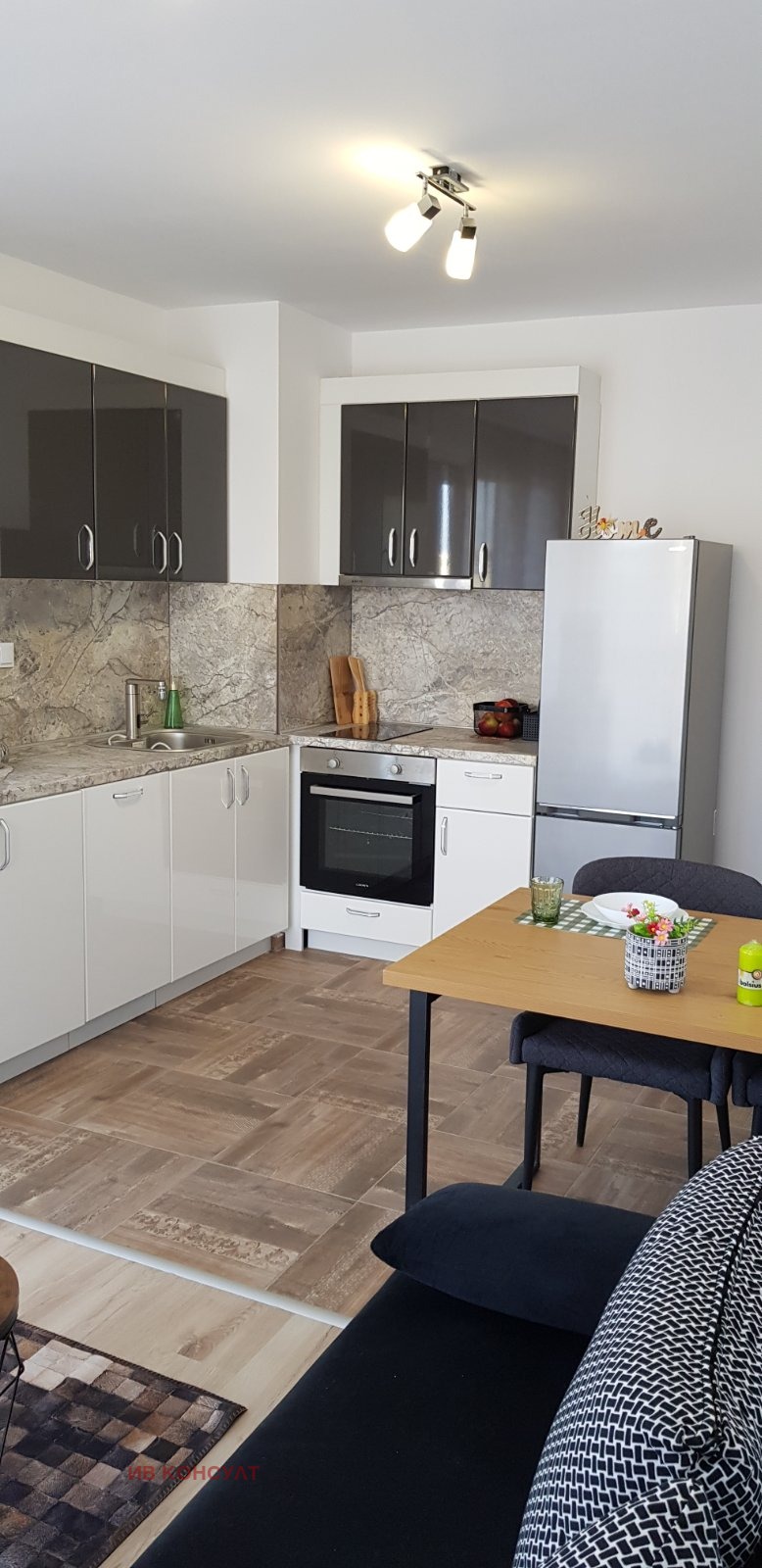 Дава под наем  3-стаен град Стара Загора , Три чучура - център , 76 кв.м | 57871942 - изображение [2]