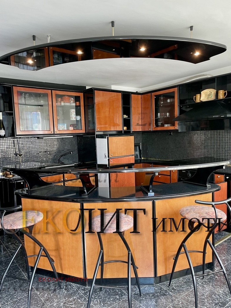 Para alugar  Sótão Sofia , Borovo , 175 m² | 31880205 - imagem [7]
