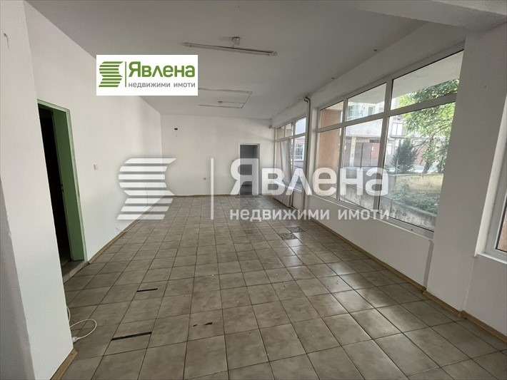 Kiadó  Üzlet Sofia , Banisora , 138 négyzetméter | 72442760