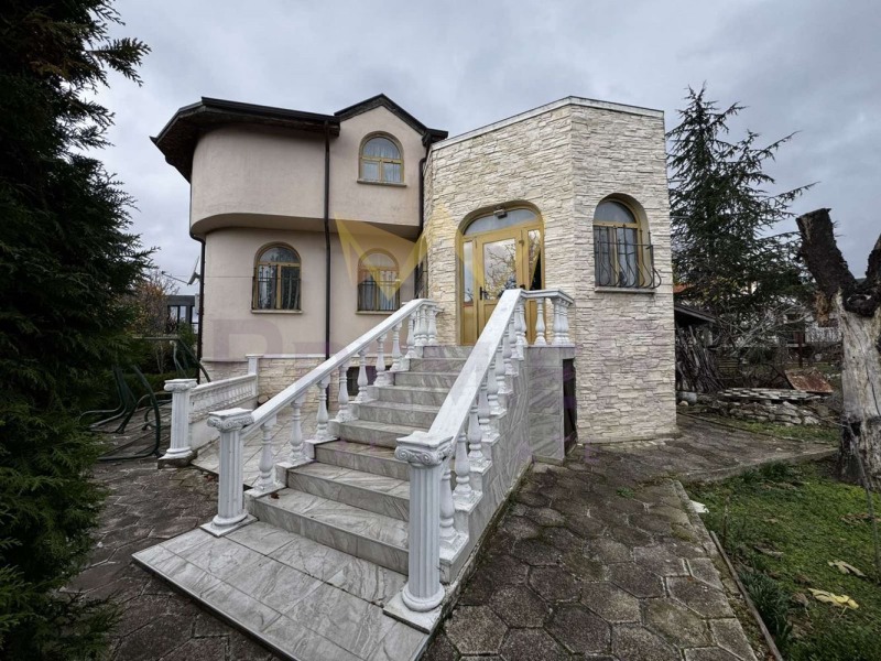 Дава под Наем КЪЩА в град Варна, м-т Манастирски рид - 305 кв.м / 1 200 € » 2 347.00 лв., ИМОТИ ПРЕМИЕР- ВАРНА