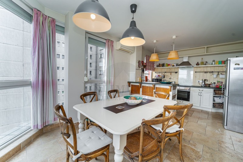 Дава под наем 4-СТАЕН, гр. София, Изгрев, снимка 8 - Апартаменти - 52746579