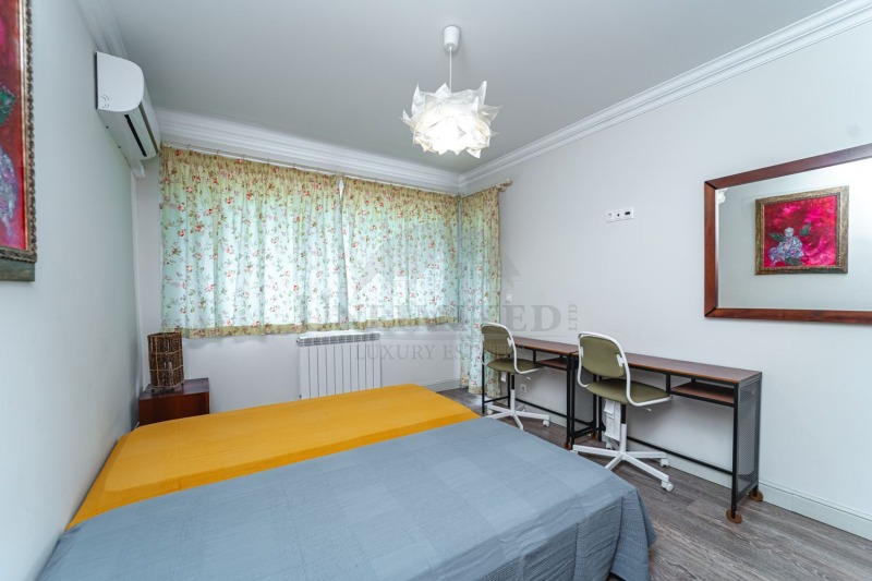 Дава под наем 4-СТАЕН, гр. София, Изгрев, снимка 15 - Апартаменти - 52746579